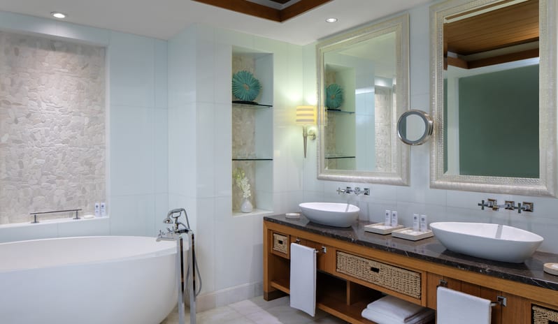 middle-east-holidays-abu-dhabi-st-regis-saadiyat-island-resort-hotel-ocean -suite-bathroom